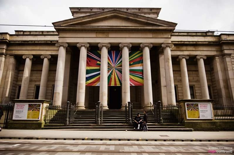 Ντροπή! Εκεί φτάσαμε: Αποσύρουν έκθεμα με αναφορά στην αρχαία Ελλάδα, για λόγους…πολιτικής ορθότητας!